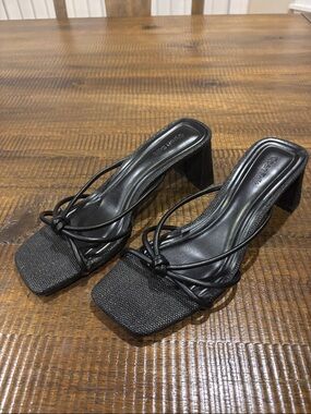 Open Edit black two inch block heel strappy sandal - size 7.5